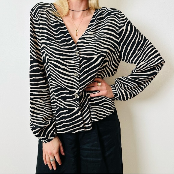 H&M V-neck blouse woven zebra animal print top blouse - Picture 4 of 8